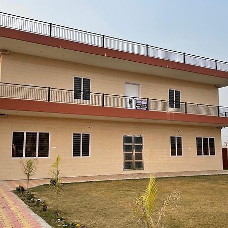 ホテル Shrinath Residency グレーター・ノイダ エクステリア 写真
