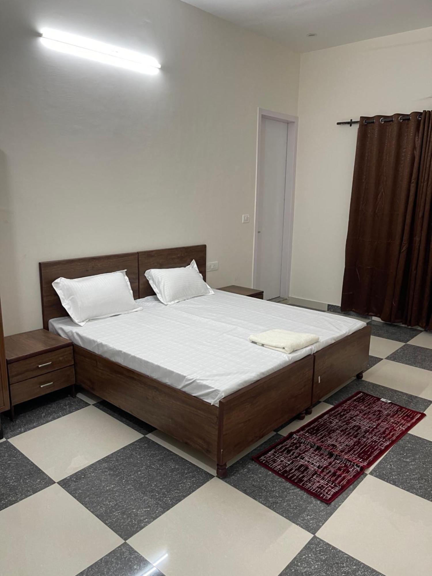 ホテル Shrinath Residency グレーター・ノイダ エクステリア 写真