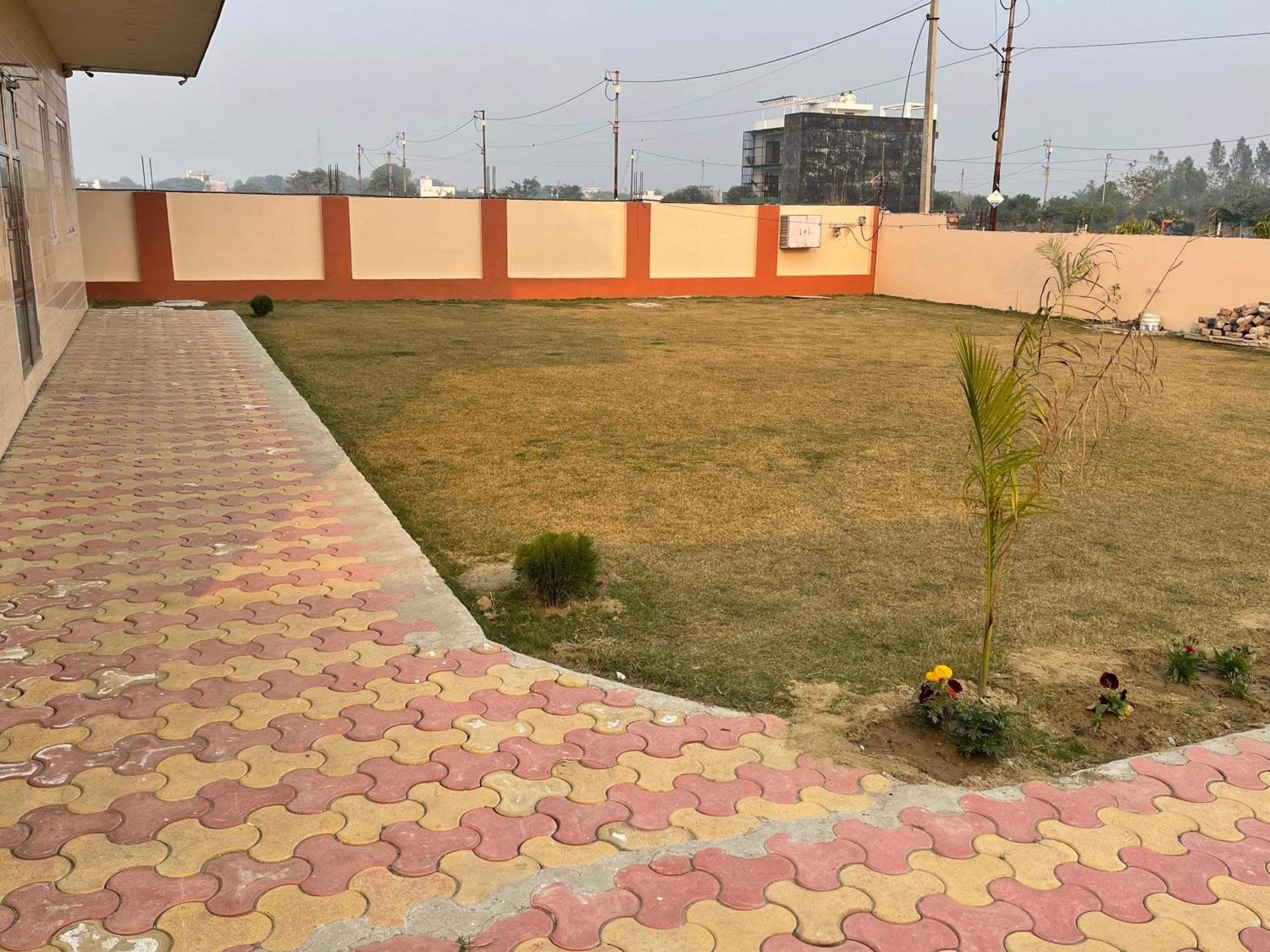 ホテル Shrinath Residency グレーター・ノイダ エクステリア 写真