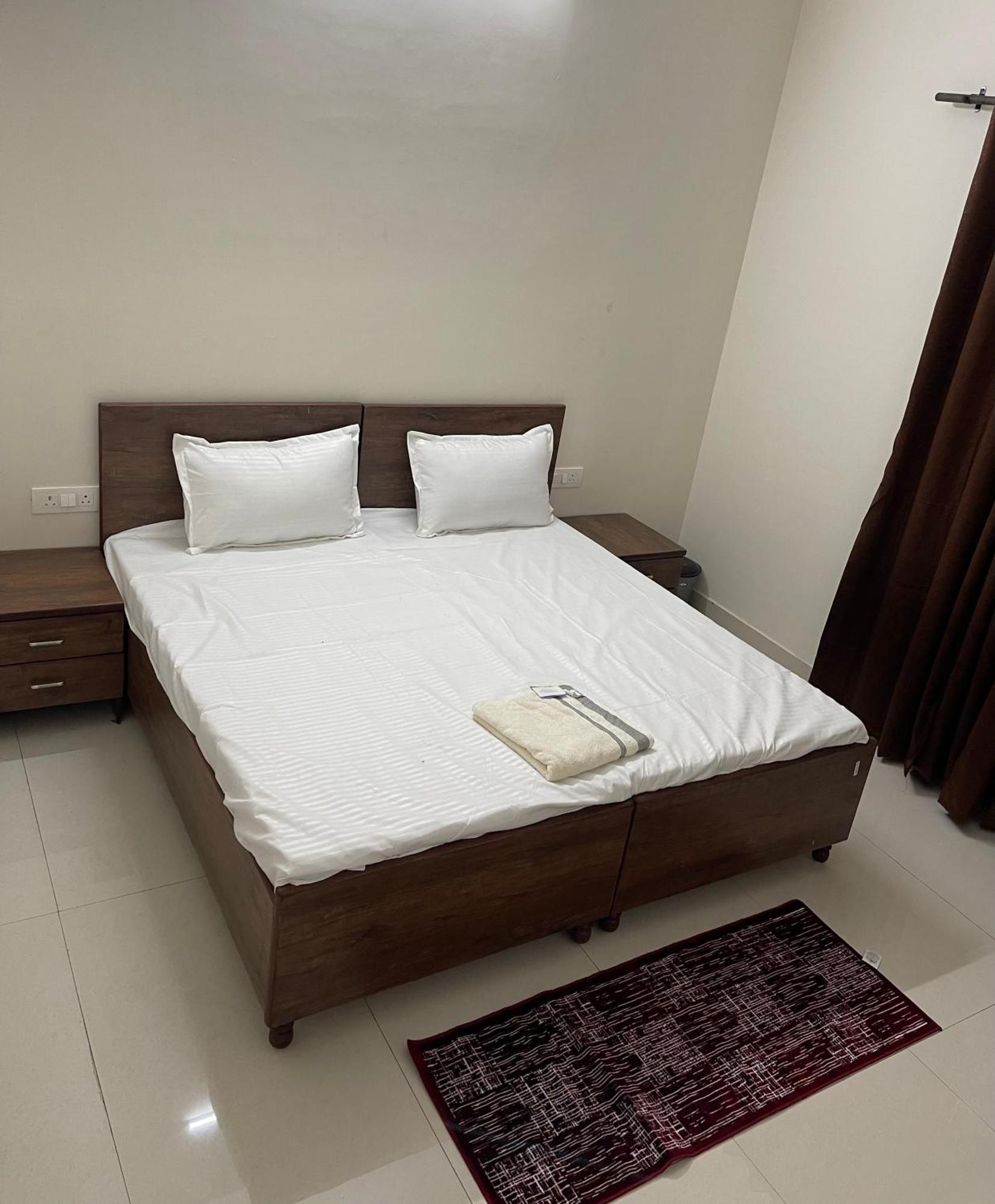 ホテル Shrinath Residency グレーター・ノイダ エクステリア 写真